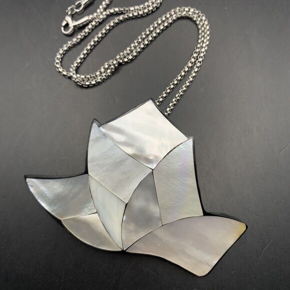 Karla Jordan Pendant Necklace Pierced Earrings Set Mother of Pearl Big Vintage - Picture 3 of 10